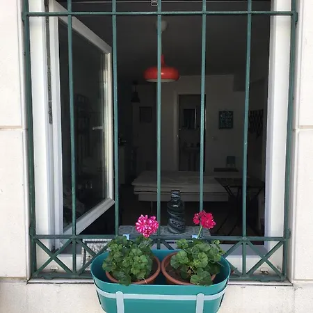 Апартаменты Mar Studio - Estoril *